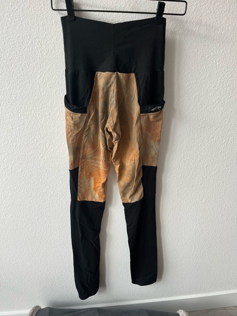 Crossfox lightweight Lucien Pocket Leggings - Medium, tan/brown/black, ooak - Picture 2 of 14